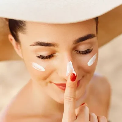 ژل کرم ضد آفتاب ضد‌لک و ضد‌پیری بایودرما +SPF50 مدل Photoderm Spot-Age بی‌رنگ 40‌میل