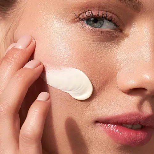 فلوئید ضد آفتاب مینرال کلینیک با SPF50 بی رنگ مناسب پوست حساس 30 میل