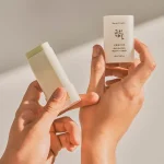 ضد آفتاب استیکی مات‌ کننده Beauty Of Joseon بیوتی ‌آف جوسان SPF50 حجم  18میل - Image 2