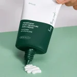 ضد آفتاب مرطوب کننده و تسکین دهنده آنوا  SPF50+ حجم 50 میل - Image 2