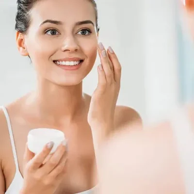 کرم لایه بردار و روشن کننده نوتروژینا مدل Bright Boost