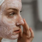 اسکراب سنت ایوز ST.Ives گل رز و آلوئه ورا مدل Soft Skin حجم 170 گرم - Image 2