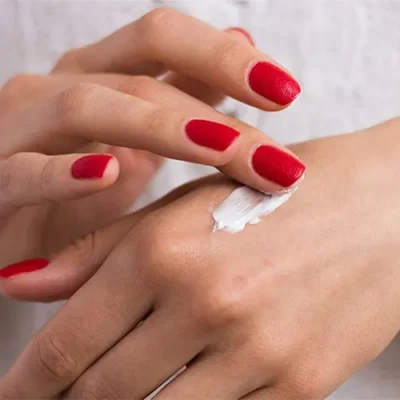 کرم دست ترمیم کننده و نرم کننده بایفاس مناسب پوست خشک 150 میل