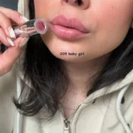رژلب جامد براق فلورمار شیر آپ مدل Sheer Up شماره 009 - Image 2
