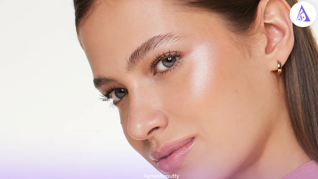 روش صحیح استفاده از هایلایتر مایع روی گونه‌ ها چگونه می باشد؟