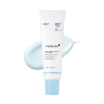 ضد آفتاب مدی کیوب آبی کنترل کننده منافذ حاوی هیالورونیک و پانتنول با SPF50+ حجم 50 میل