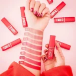 رژلب جامد مات بادوام ساتینی گلدن رز Golden Rose مدل Satiny Matte رنگ Bare Nude شماره 01 - Image 2